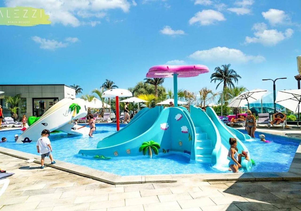 Năvodari Nicolas By Alezzii Beach Apartament Studio מראה חיצוני תמונה